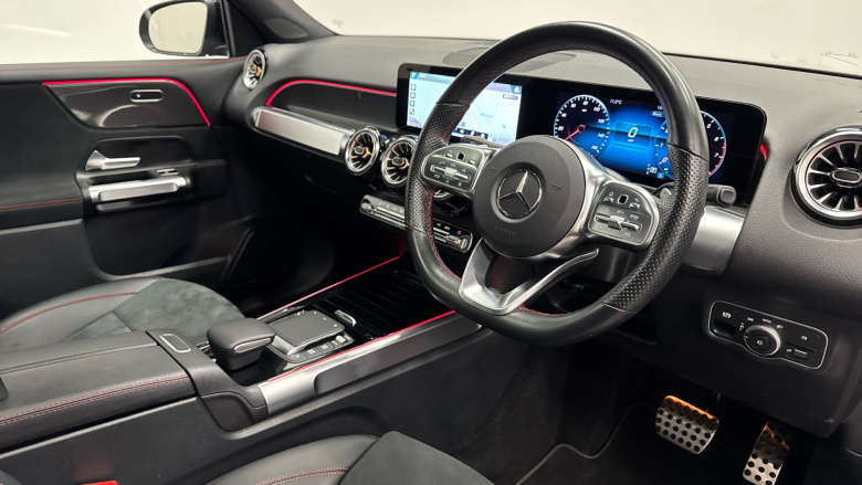 Mercedes-Benz GLB 200 AMG Line Premium + Night Ed 5dr 7G-Tronic Petrol Estate